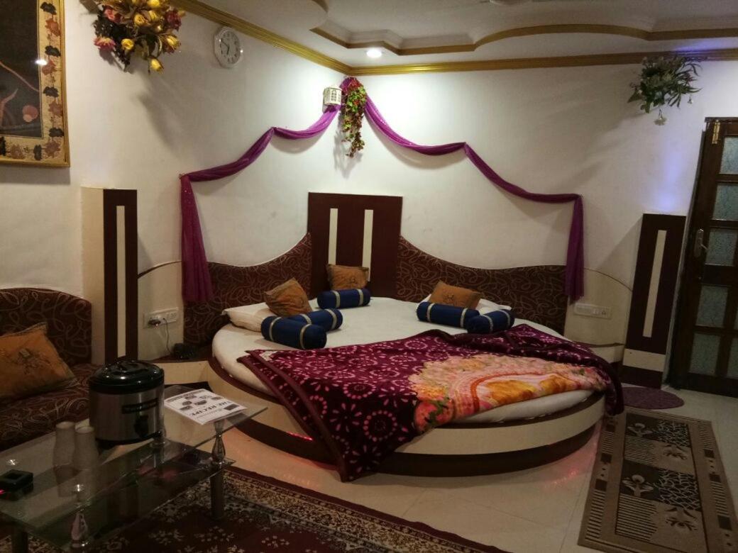 Hotel Prateek Pachmarhi Pachmarhī Extérieur photo